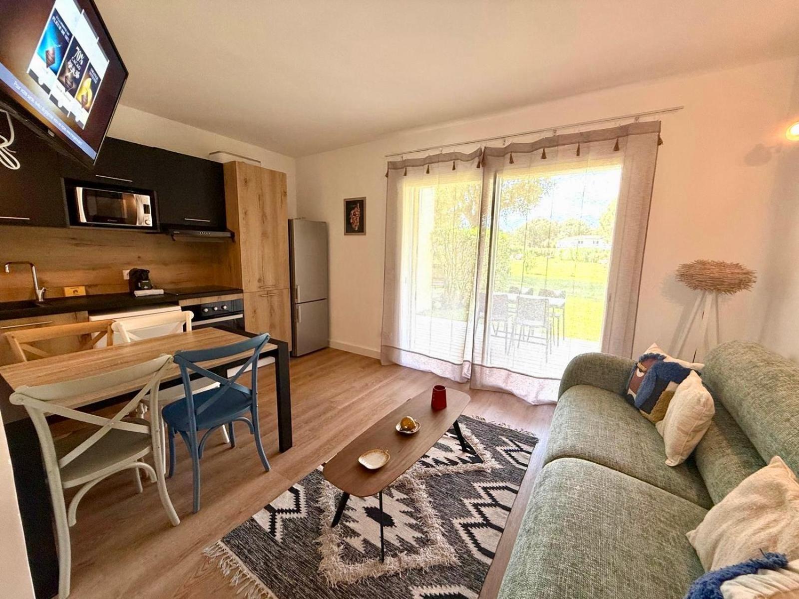 Cala Rossa By Sarai, Apt T2 4 Personnes, Dans Residence Hoteliere Avec Piscine Lecci Eksteriør bilde
